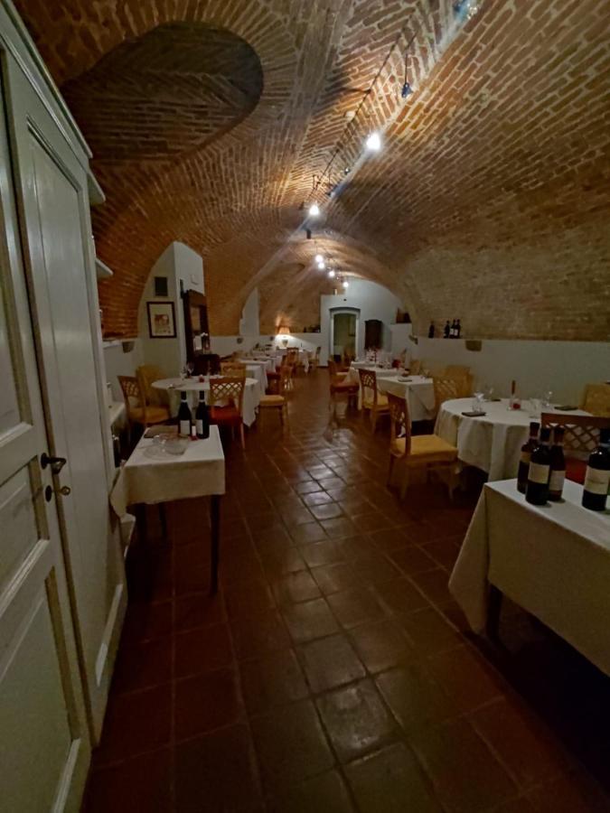 Foresteria Ristorante Conti Roero Monticello d'Alba Екстер'єр фото